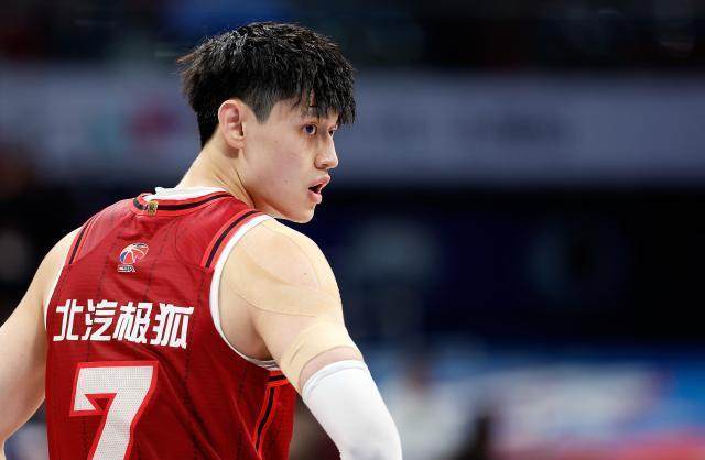 受球队开出, 秀权而非交 受球队开出, 秀权而非交