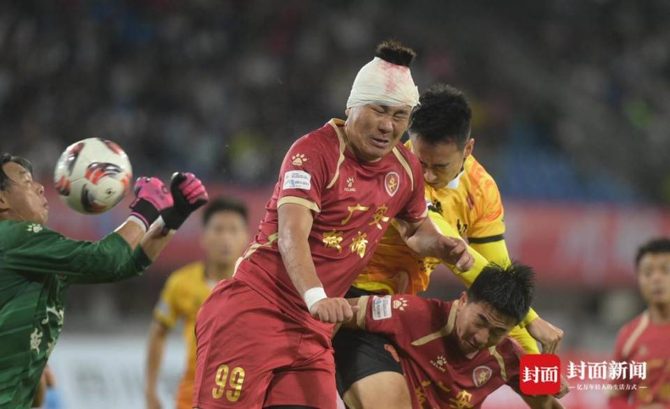 鹤撞在一起 鹤撞在一起