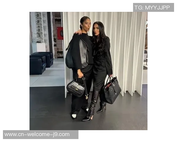 3个美人同台！瓦妮莎与大女儿为WNBA球星庆生 娜塔莉亚长大后超美